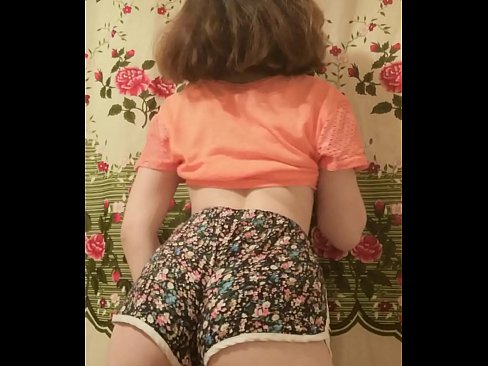 ❤️ سیکسی ځوان ماشوم په کیمره کې خپل شارټونه لرې کوي ❤️  په ps.japangaysex.ru